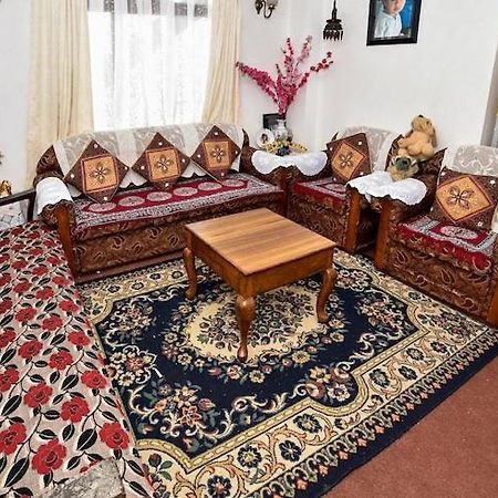 Himalayan Inn Homestay ดาร์จีลิง ภายนอก รูปภาพ