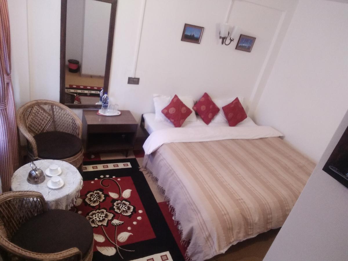 Himalayan Inn Homestay ดาร์จีลิง ภายนอก รูปภาพ